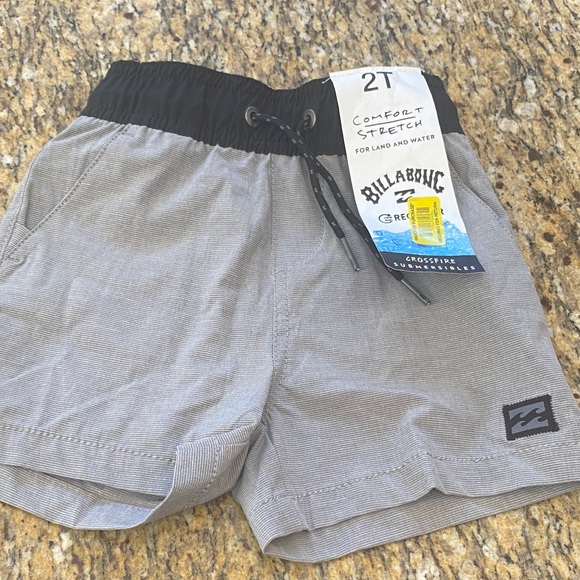 Boys Size 2T Bundle - Hurley, Billabong, Looney Toons, and Maximus Rex -NWT - Picture 2 of 14